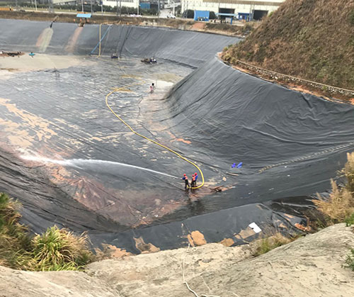 西充废水池清理